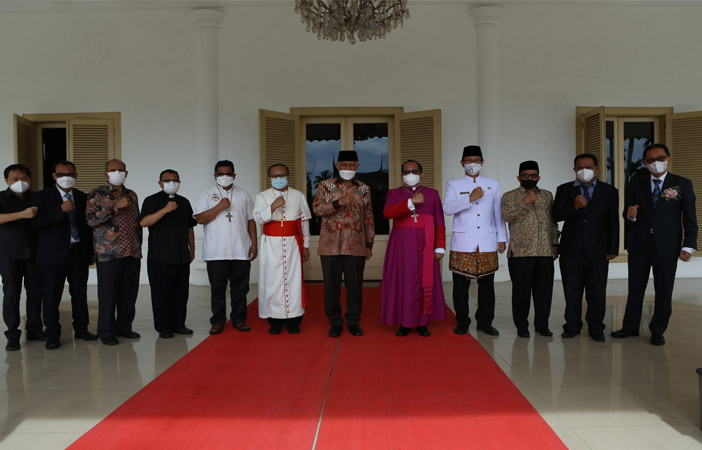 Dari Tahbisan Uskup Padang: Bapa Kardinal Ajak Umat Nyanyi Lagu Satu Nusa Satu Bangsa